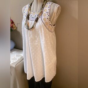 BOHO HAND EMBROIDERY TUNIC SIZE M